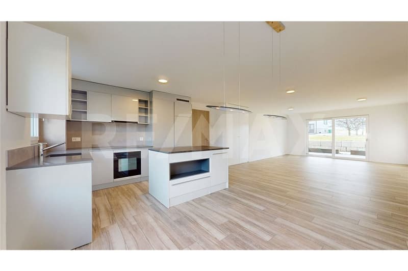 Magnificent 3.5 rooms of 100 m2, 15 minutes from the center of Fribourg / RE/MAX exclusivity (2)