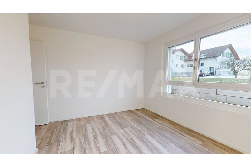 Magnificent 3.5 rooms of 100 m2, 15 minutes from the center of Fribourg / RE/MAX exclusivity (4)