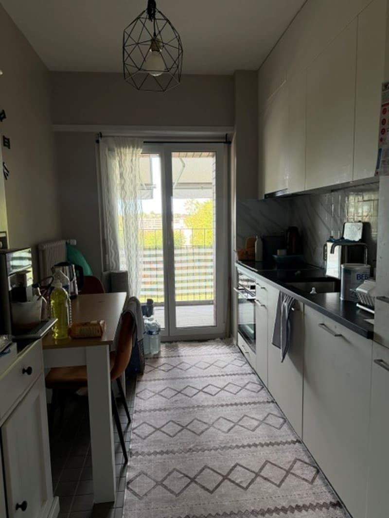Appartement 4 pièces rénové avec balcon à Chavannes-près-Renens (2)