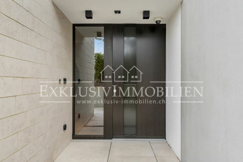 A warm welcome to THE TOWNHOUSE (2)