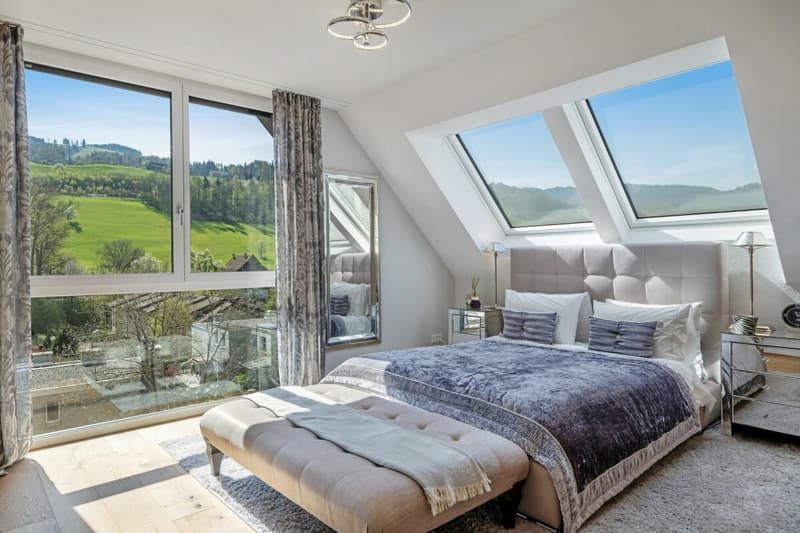 A luxurious home on two levels - flooded with light and exceptionally spacious (3)