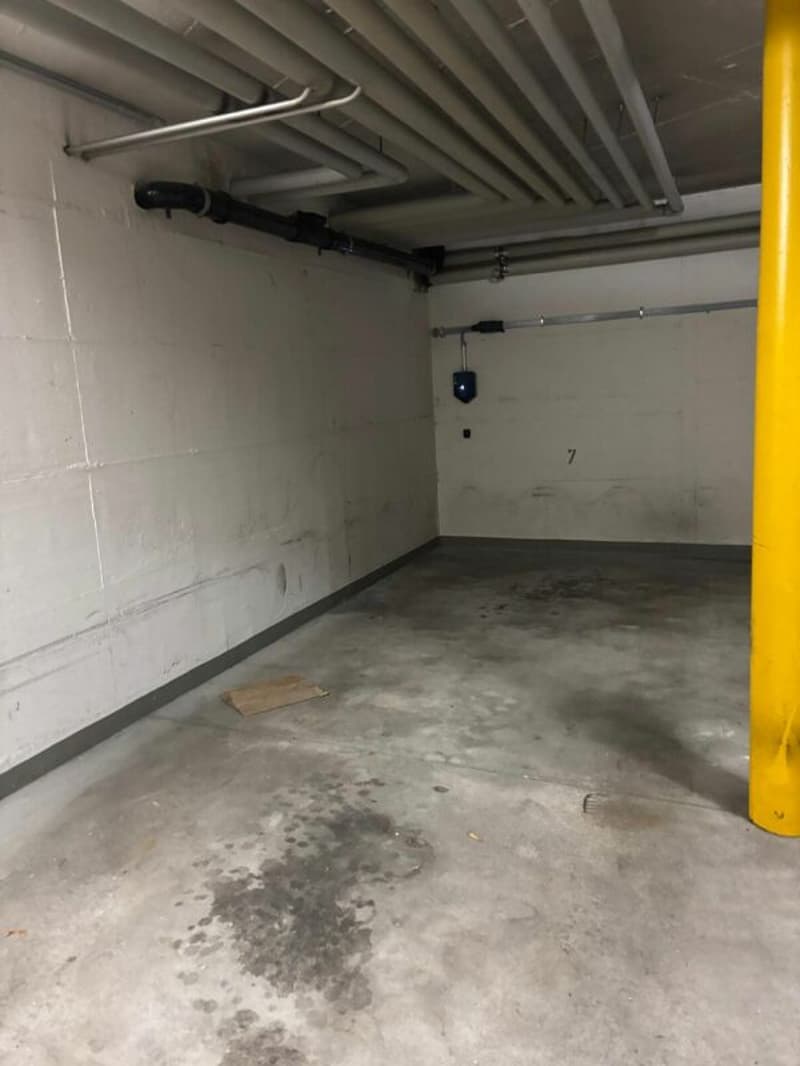 Tiefgaragenparkplatz mit Elektroanschluss in der Stadt Zürich (2)