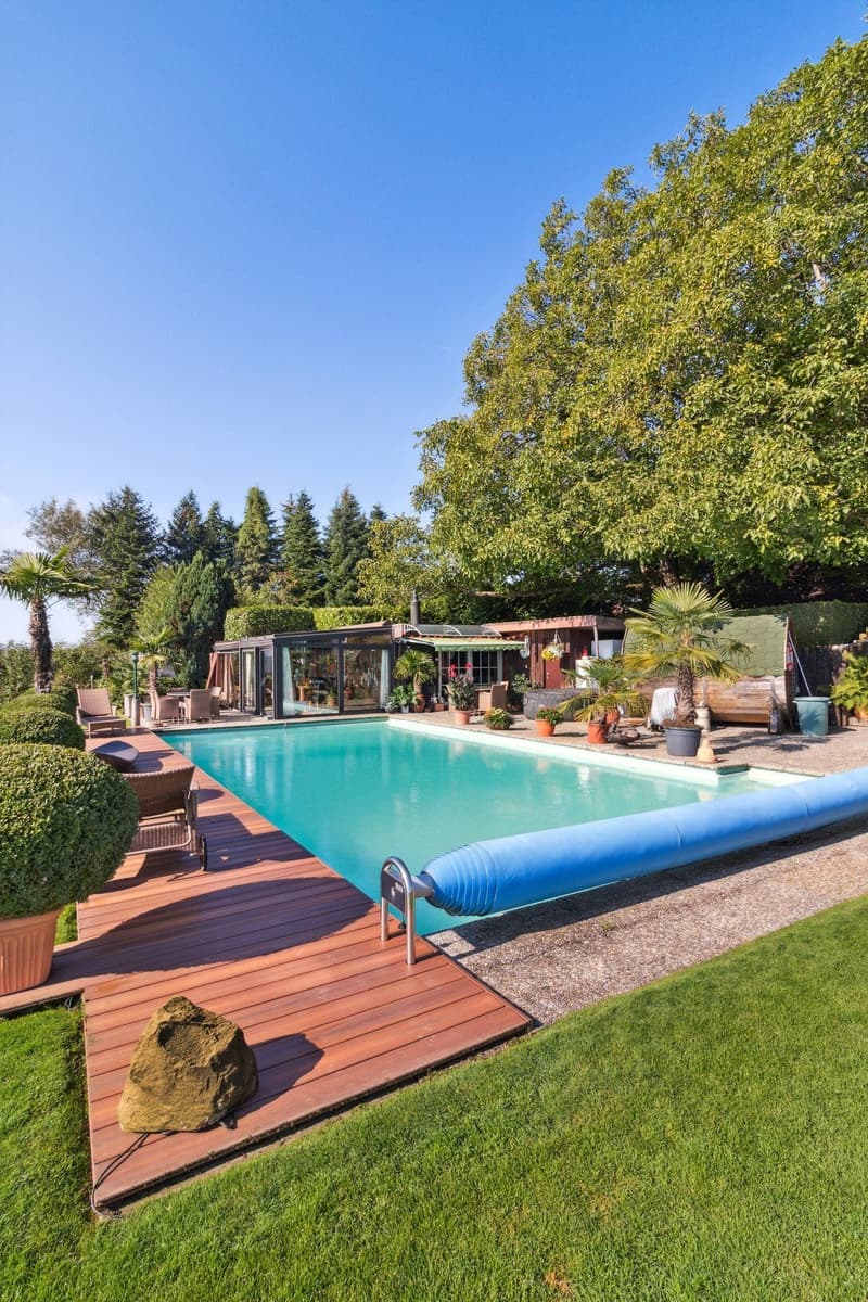 villa-islisberg.ch Exclusive 11.5-room villa with panoramic views, pool, and maximum privacy (6)