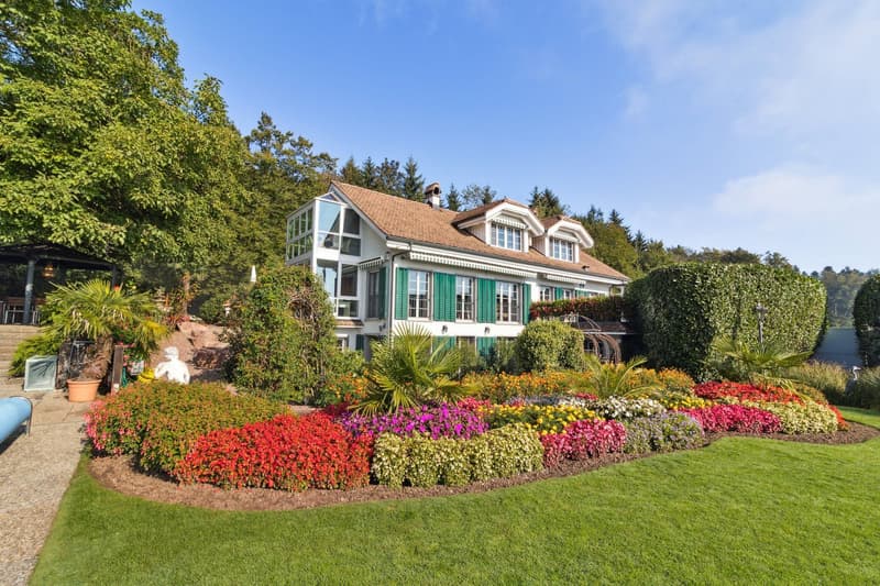 Exclusive 11.5-room villa with Alpine views & pool (4)