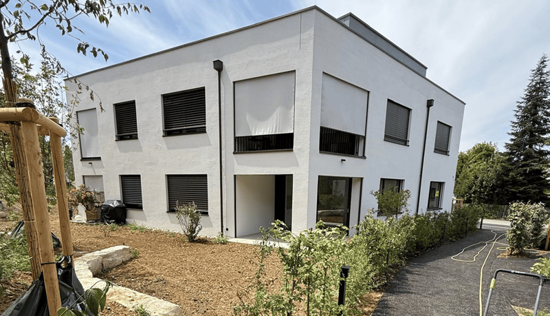 Appartamento nuovo di 2,5 locali (73 m2) al piano terra con loggia e giardino privato (11)