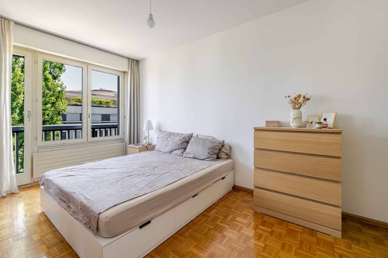 Studio baigné de lumière au cur du très prisé quartier de Champel (4)