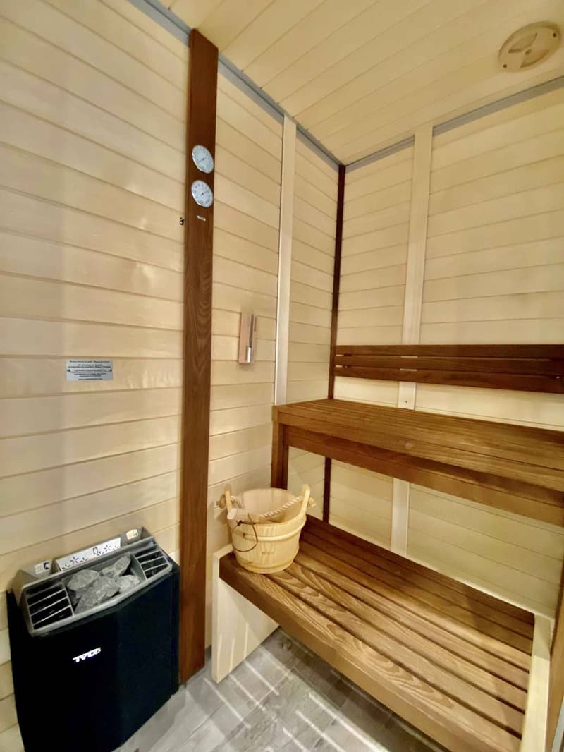 LARGE 1.5 ROOM APARTMENT OF HIGH STANDARD (6)