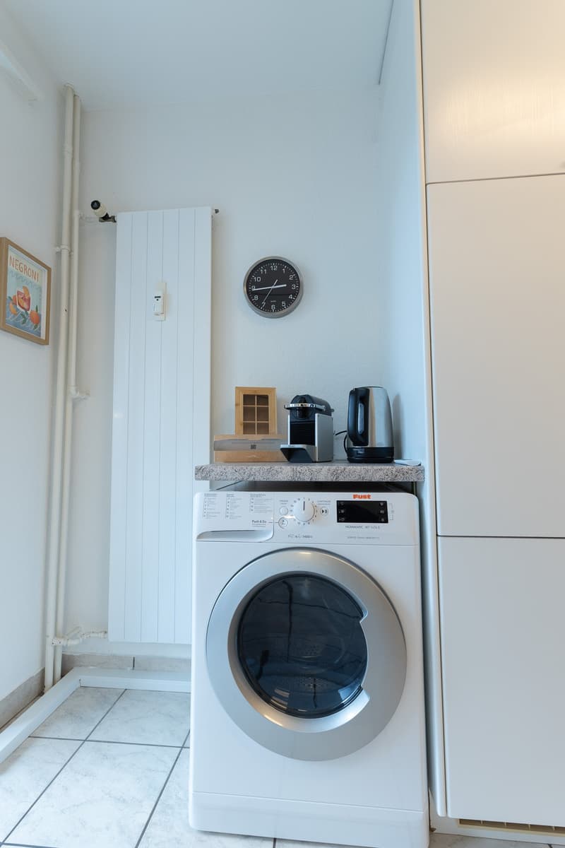 Zentrale 3.5-Zimmer-Wohnung mit Geschirrspüler, Waschmaschine, Trockner und Balkon für Kurzaufenthalte (17)