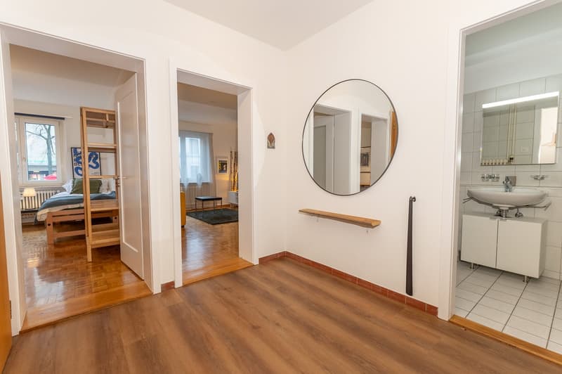 Zentrale 3.5-Zimmer-Wohnung mit Geschirrspüler, Waschmaschine, Trockner und Balkon für Kurzaufenthalte (8)