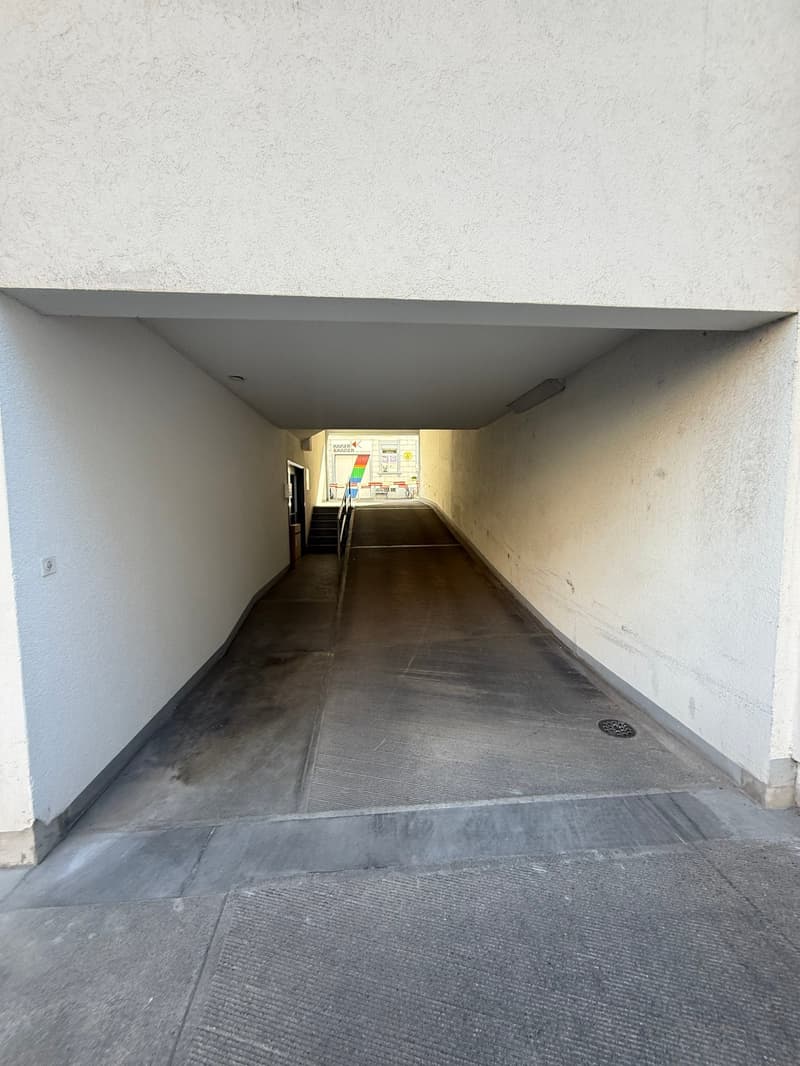 Büro-/Gewerbefläche an zentraler Lage in Basel mit Parkplatz zu vermieten (6)