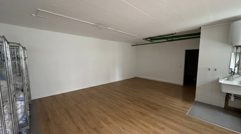 Büro-/Gewerbefläche an zentraler Lage in Basel mit Parkplatz zu vermieten (4)
