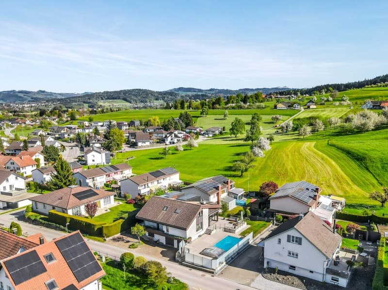 Spacious living: 8.5-room single-family house in Bernhardzell (1)