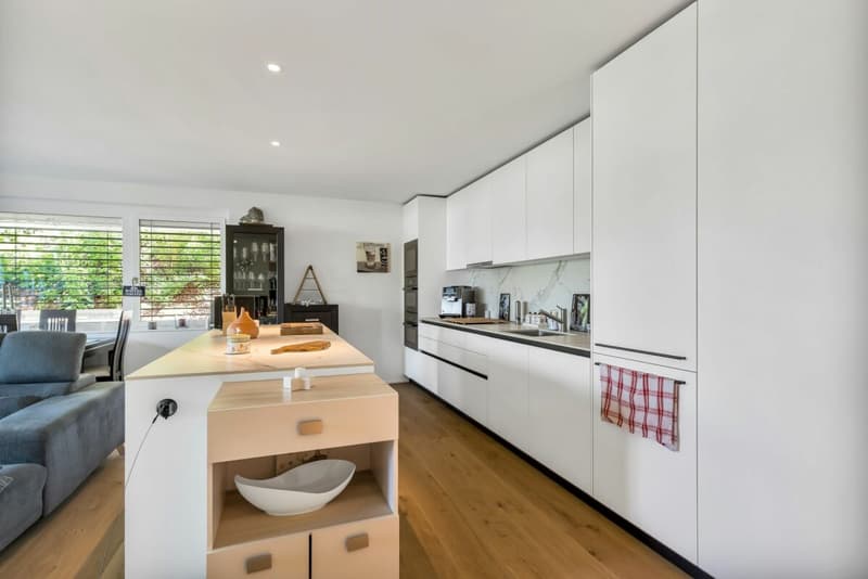 Wohnen am Zürichsee: Moderne Gartenwohnung mit viel Licht (11)