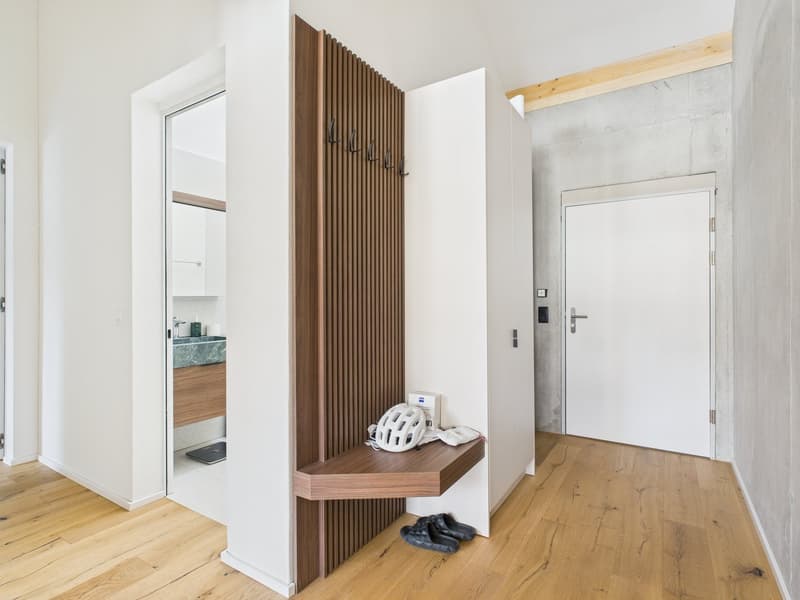 Moderne 3.5-Zimmer-Dachwohnung in zentraler Lage von Glarus (5)