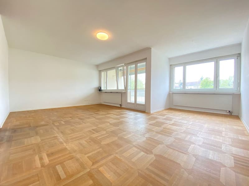 Helle 3-Zimmer-Wohnung mit Balkon in Schwerzenbach (1)