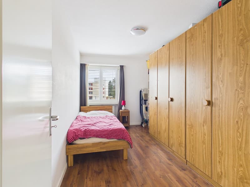 Helle 3.5-Zimmer-Wohnung mit Balkon in Schwerzenbach (6)
