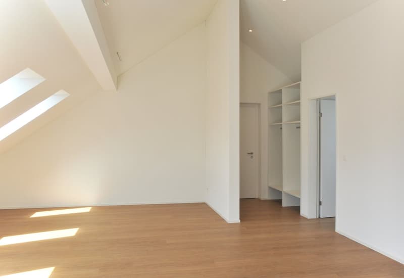 Sunny attic apartment with exceptional views (E2-3) (4)