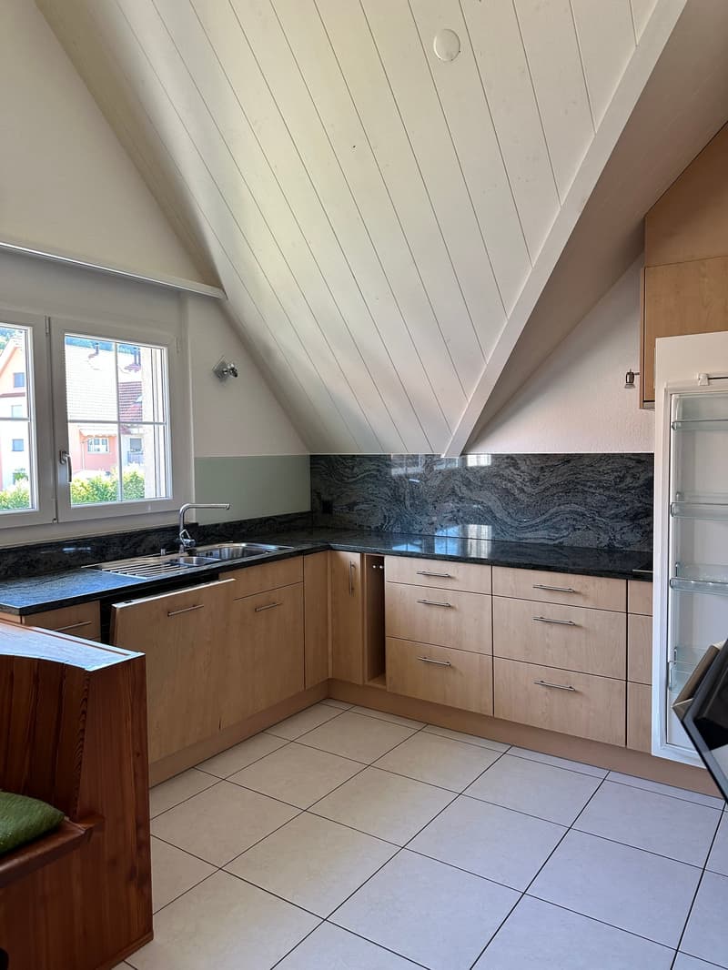Exklusive 5.5-Zimmer-Maisonettewohnung mit Alpenpanorama in Hittnau (2)