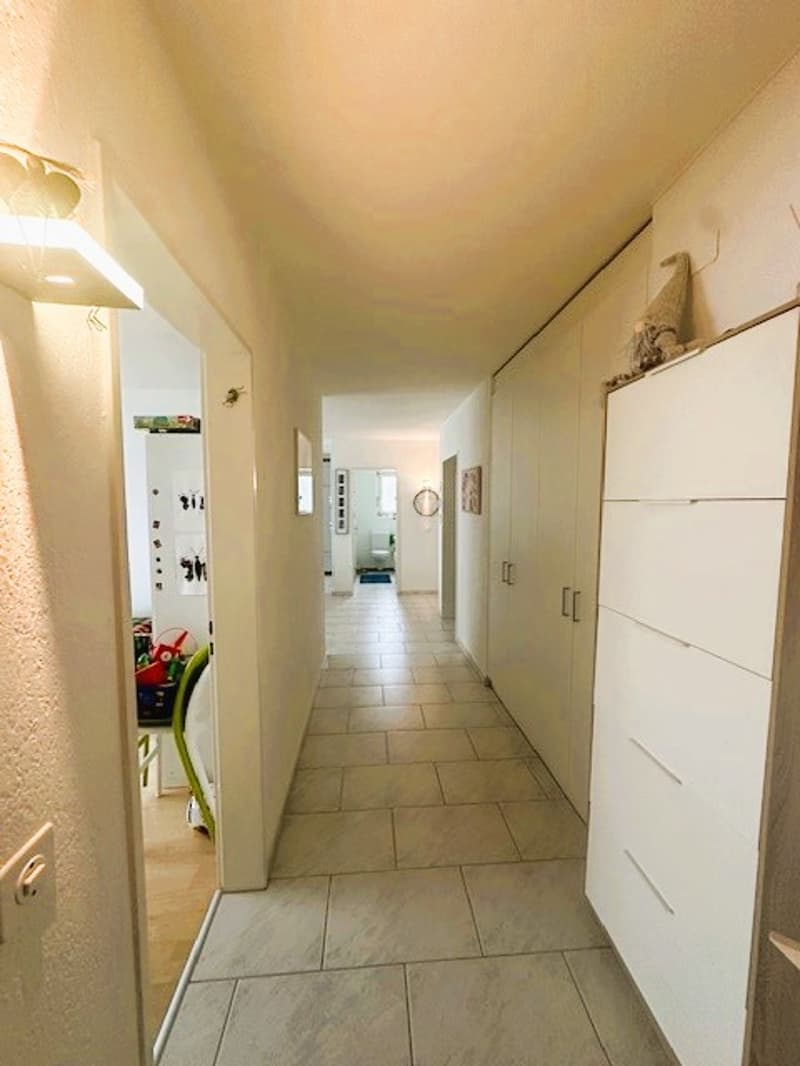 4.5-Zimmer-Wohnung mit Balkon an ruhiger Lage in Zufikon (4)