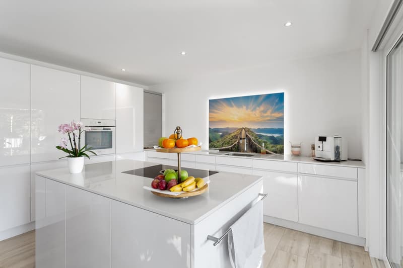 Newly valued 4.5-room apartment with large balcony and beautiful view in Zuben (4)