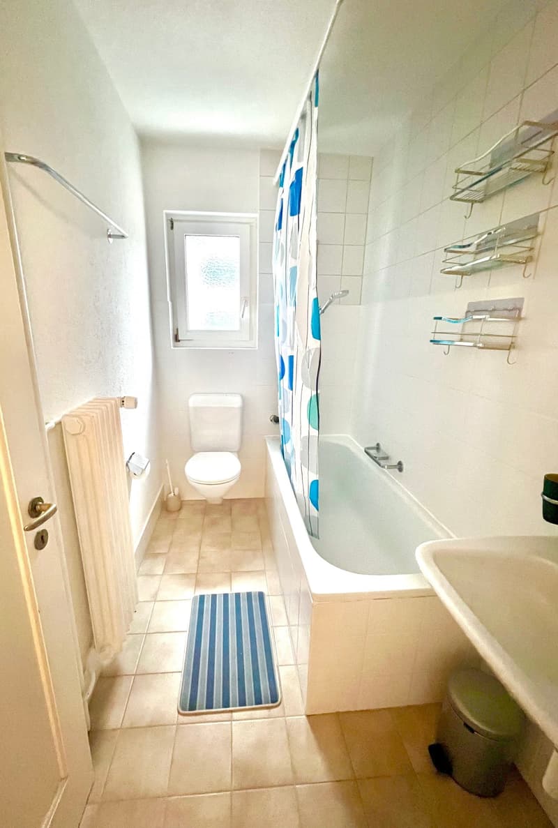Ruhig gelegenes WG-Zimmer mit guter Verkehrs-/ÖV Anbindung :) (6)