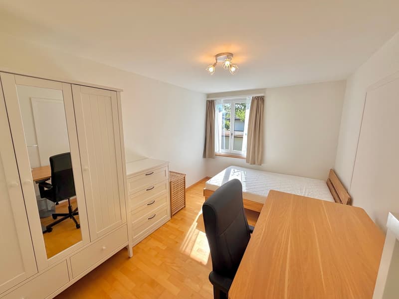 Grosses Zimmer in Gehdistanz zur ETH Hönggerberg :) (2)