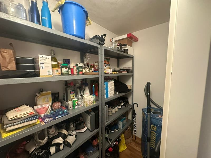 Grosszügige 3.5Zi. Wohnung im Grünen. Tiefgaragenplatz kann übernommen werden (9)