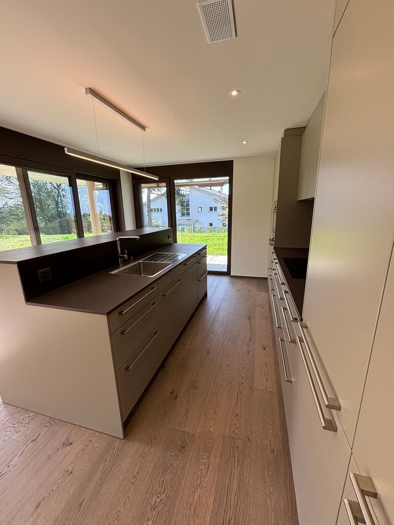 ERSTVERMIETUNG Sommerparadies: 3.5 Zimmer-Wohnung mit 515m2 Garten (17)