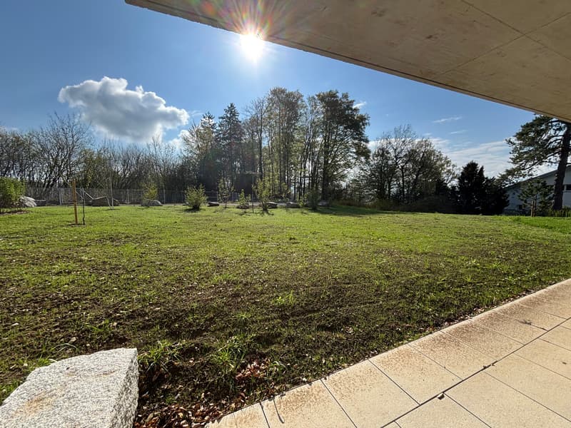 ERSTVERMIETUNG Sommerparadies: 3.5 Zimmer-Wohnung mit 515m2 Garten (2)