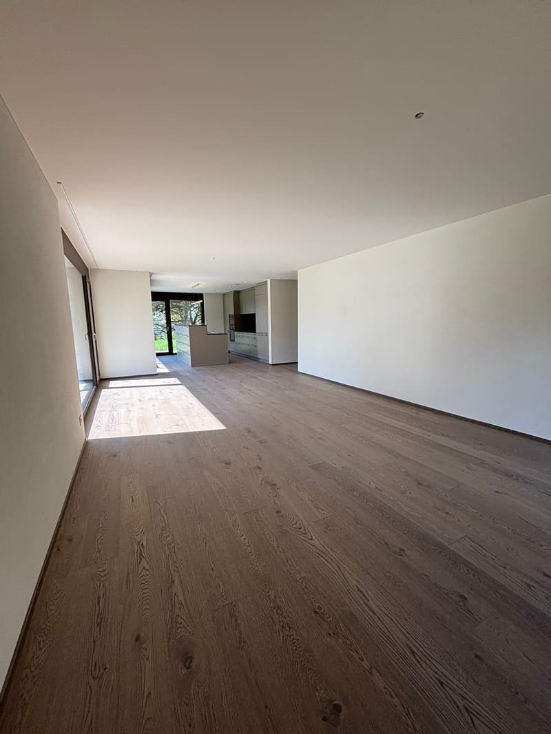 ERSTVERMIETUNG Sommerparadies: 3.5 Zimmer-Wohnung mit 515m2 Garten (13)