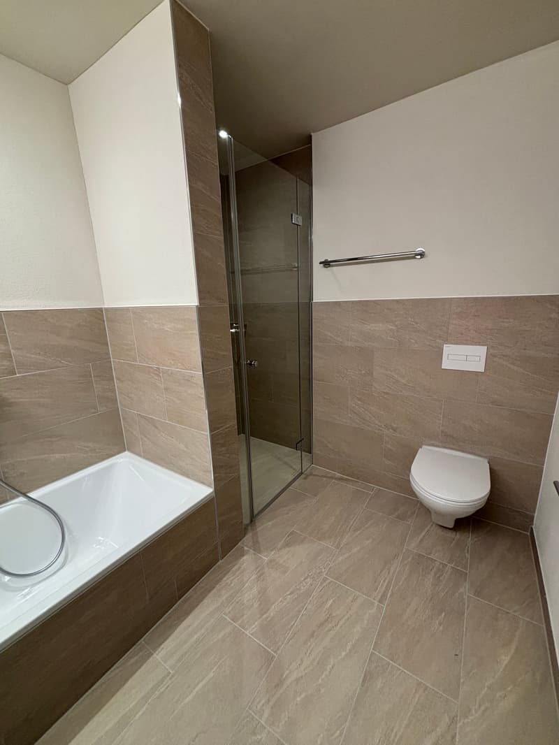 ERSTVERMIETUNG Sommerparadies: 3.5 Zimmer-Wohnung mit 515m2 Garten (10)