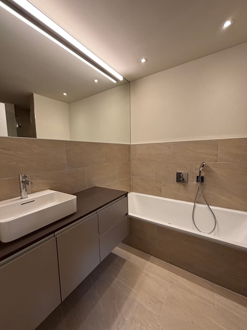 ERSTVERMIETUNG Sommerparadies: 3.5 Zimmer-Wohnung mit 515m2 Garten (12)