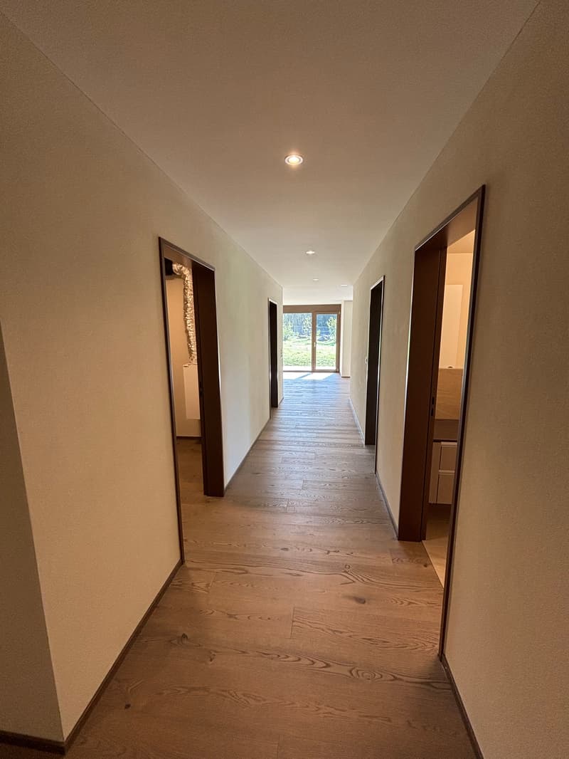 ERSTVERMIETUNG Sommerparadies: 3.5 Zimmer-Wohnung mit 515m2 Garten (8)