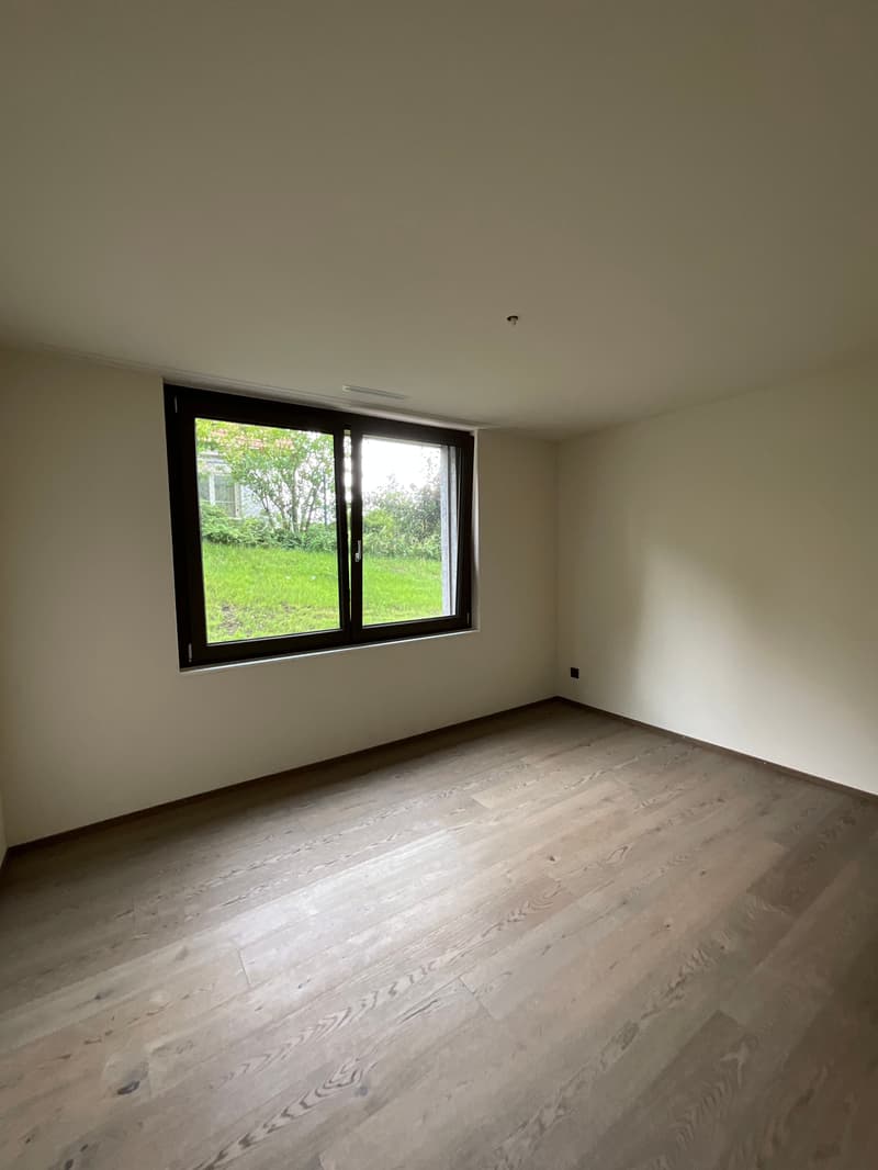 3.5-Zimmer-Garten-Wohnung mit atemberaubendem Ausblick und Zusatzraum (13)