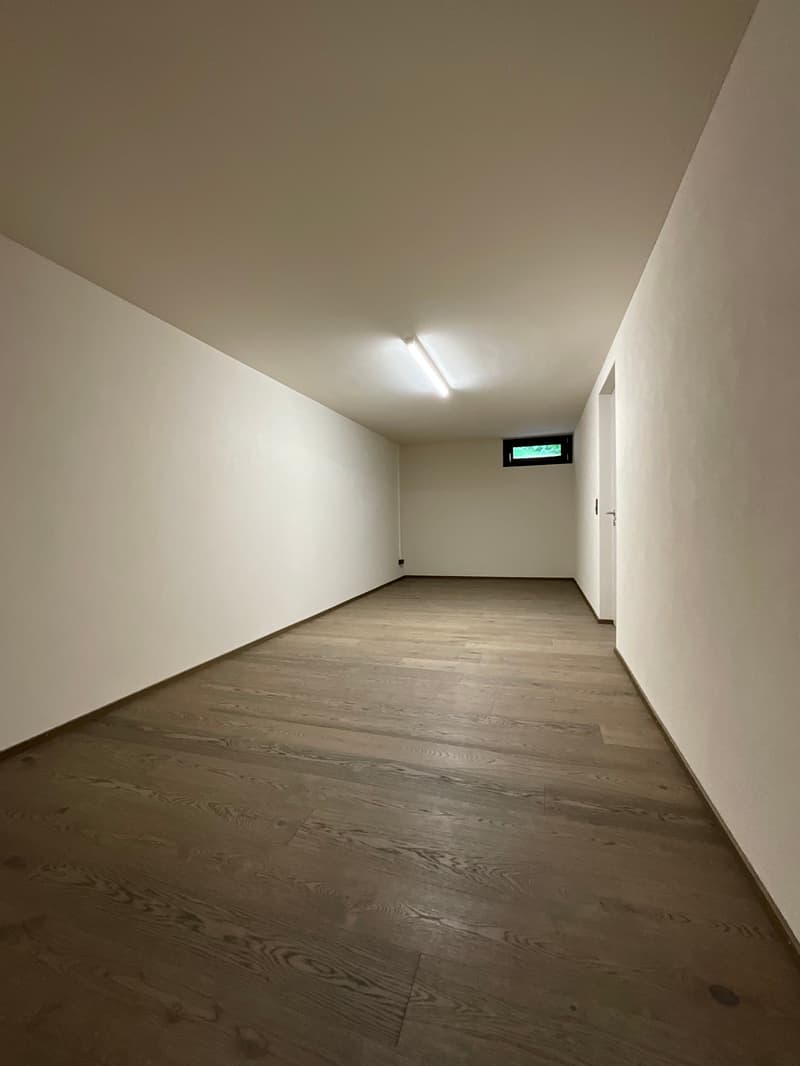 3.5-Zimmer-Garten-Wohnung mit atemberaubendem Ausblick und Zusatzraum (14)