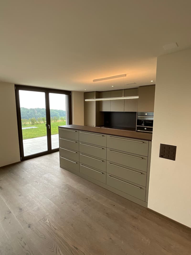 3.5-Zimmer-Garten-Wohnung mit atemberaubendem Ausblick und Zusatzraum (16)