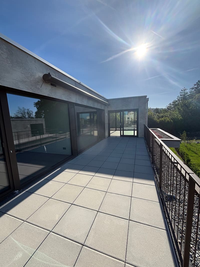 ERSTVERMIETUNG 3.5 Zimmer-Attika-Wohnung mit zwei Terrassen und Blick in die Natur (17)