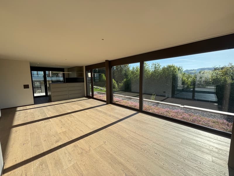 ERSTVERMIETUNG 3.5 Zimmer-Attika-Wohnung mit zwei Terrassen und Blick in die Natur (4)