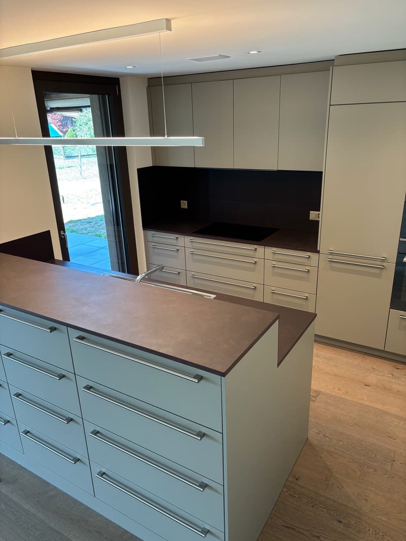 Grosszügige 4.5 Zimmer-Gartenwohnung mit riesigem idyllischem Garten (11)