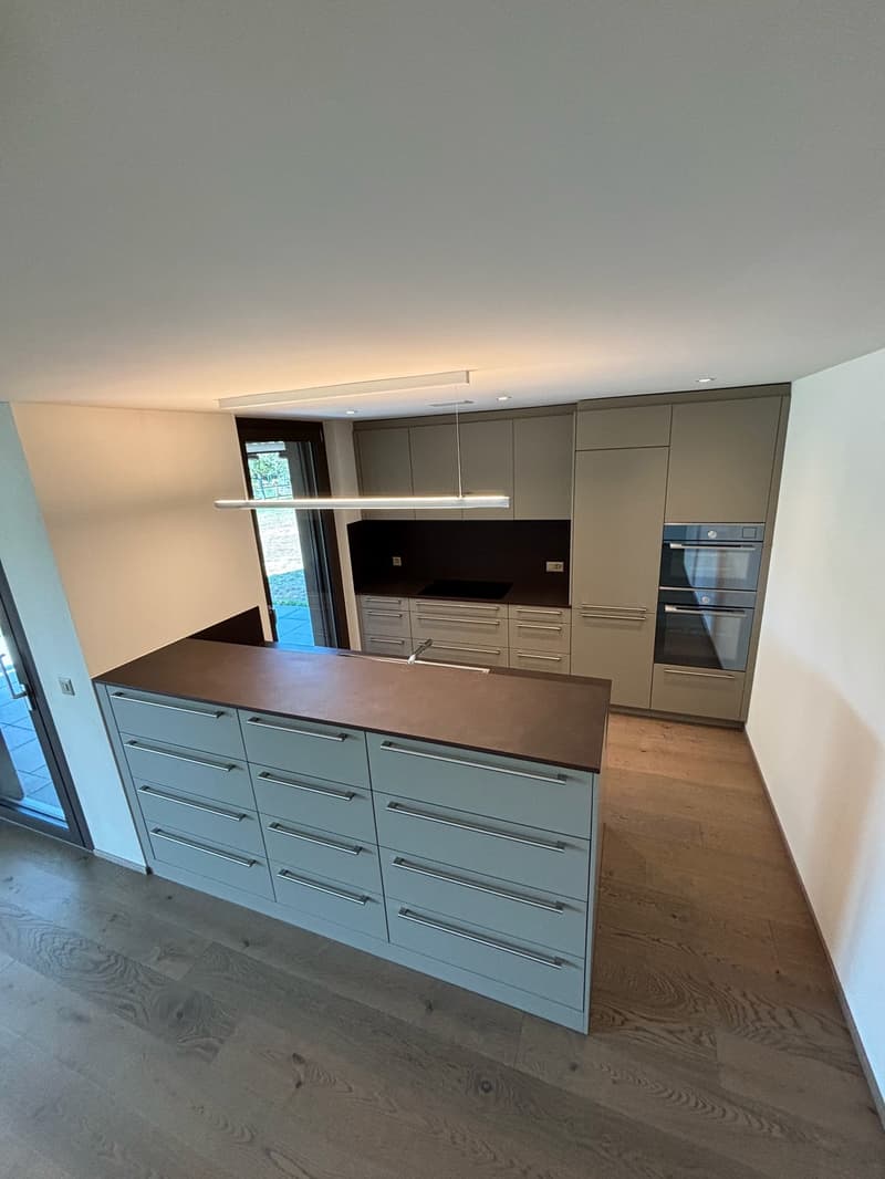 Grosszügige 4.5 Zimmer-Gartenwohnung mit riesigem idyllischem Garten (6)