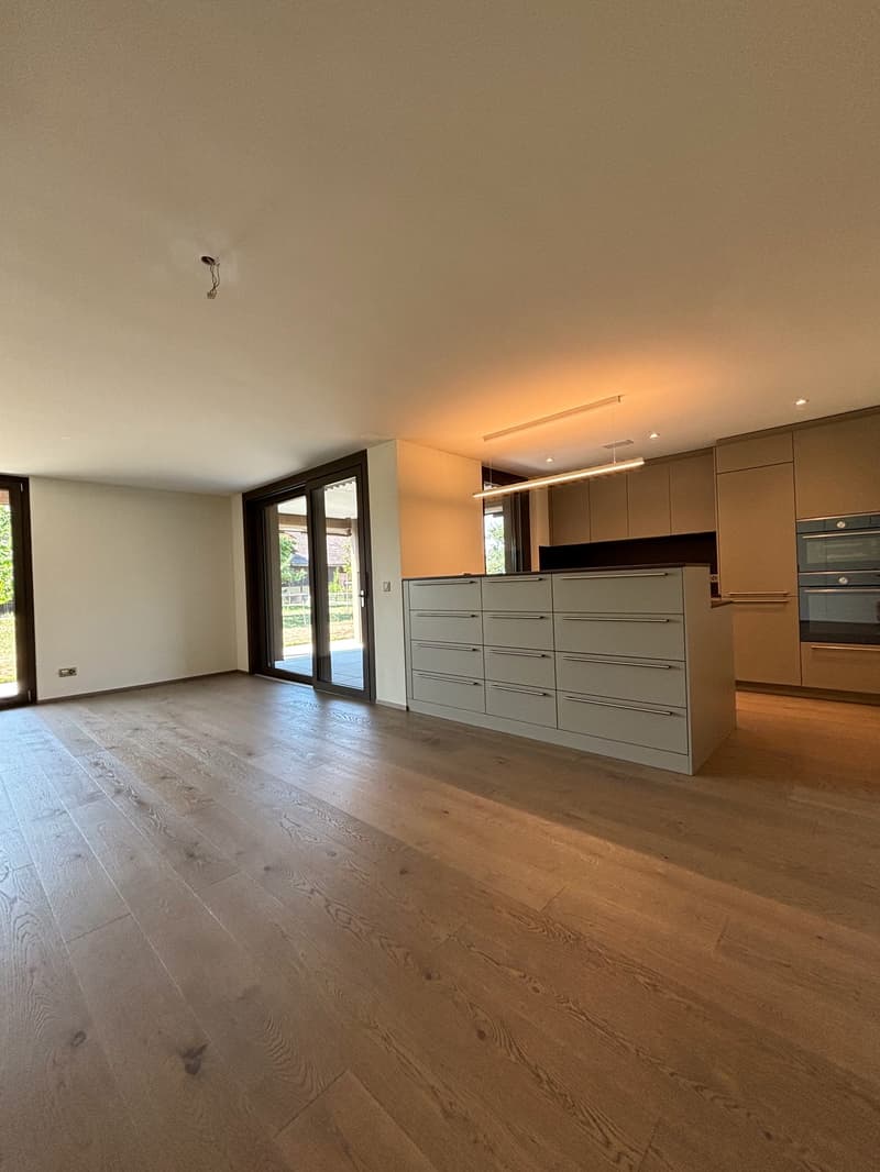 Grosszügige 4.5 Zimmer-Gartenwohnung mit riesigem idyllischem Garten (7)