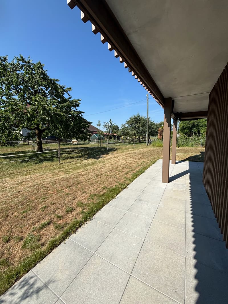 Grosszügige 4.5 Zimmer-Gartenwohnung mit riesigem idyllischem Garten (14)