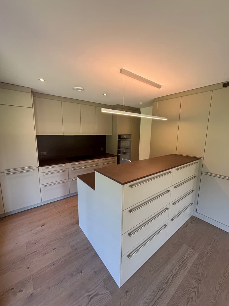 Grosse 3.5 Zimmer-Wohnung mit zwei Balkonen Nähe Türlersee (3)