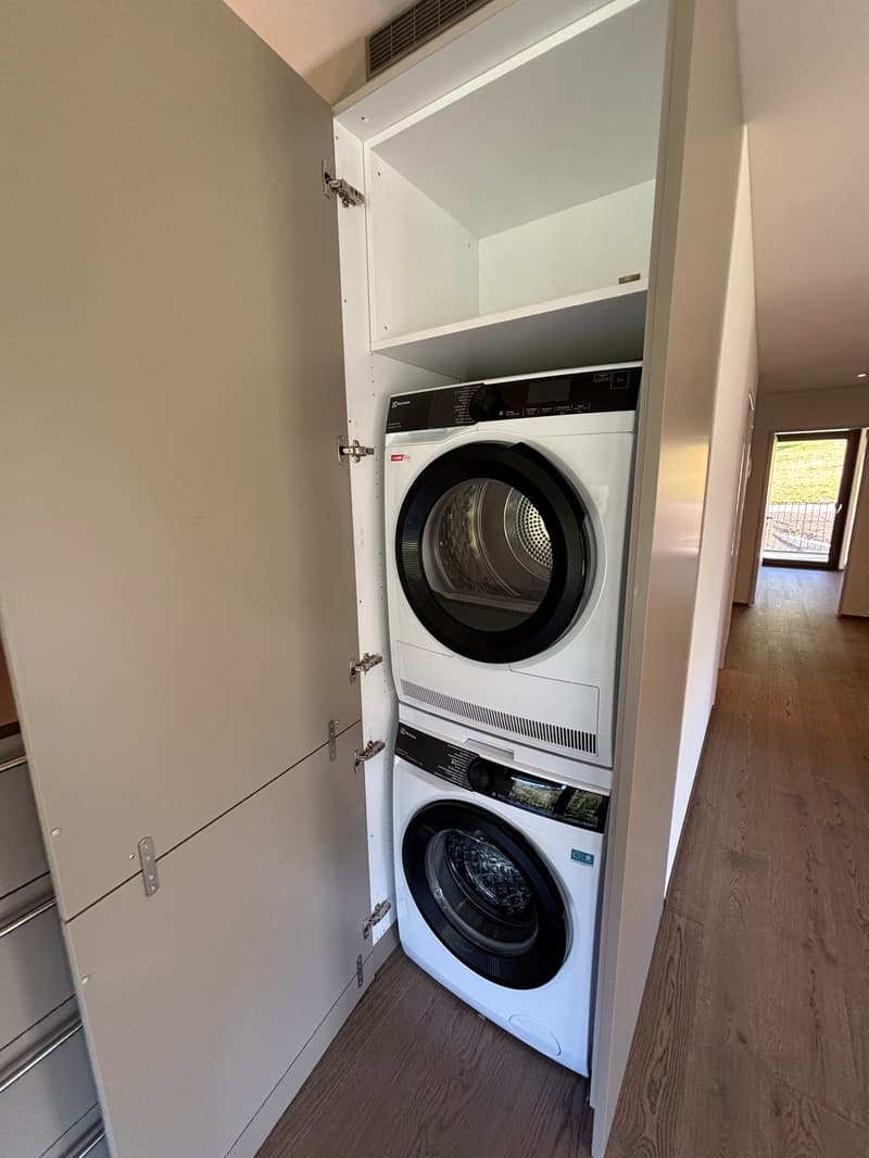 Grosse 3.5 Zimmer-Wohnung mit zwei Balkonen Nähe Türlersee (15)