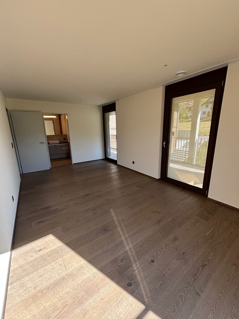 Grosse 3.5 Zimmer-Wohnung mit zwei Balkonen Nähe Türlersee (8)