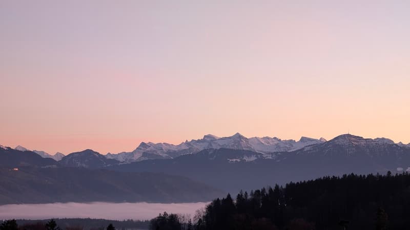 3.5-Zimmer-Garten-Wohnung mit atemberaubendem Ausblick und Zusatzraum (23)