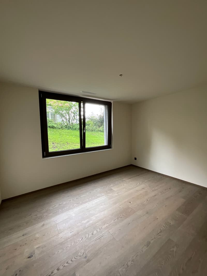 3.5-Zimmer-Garten-Wohnung mit atemberaubendem Ausblick und Zusatzraum (13)