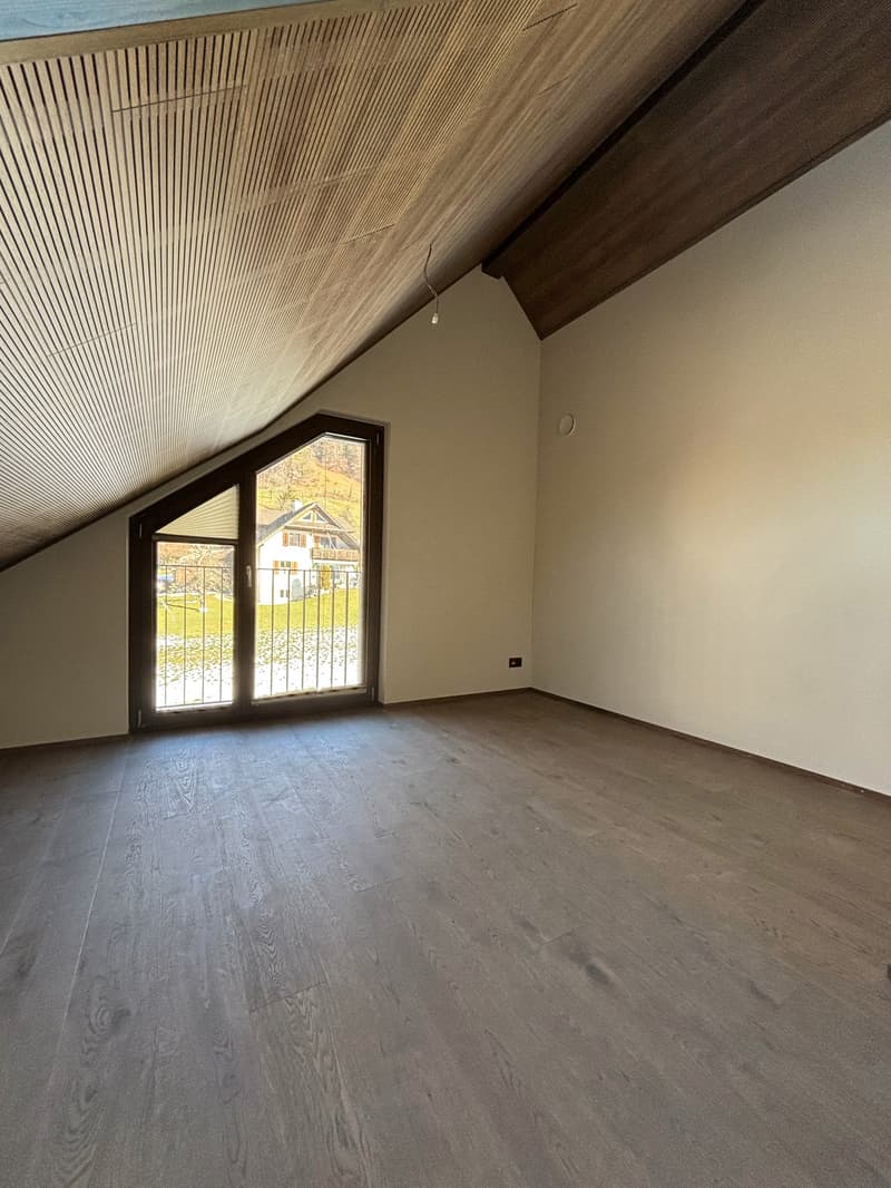 Moderne Neubau 4.5-Zimmer-Maisonette-Wohnung in naturnaher Lage (12)