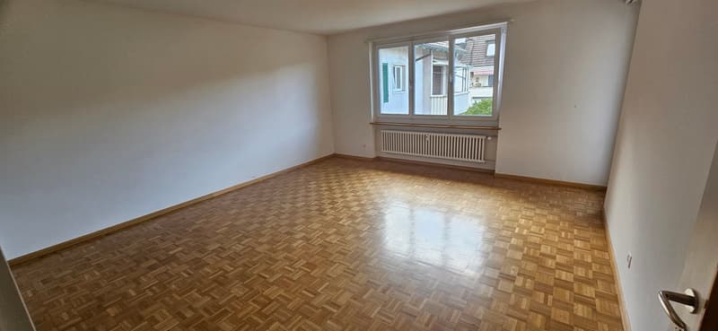Schön renovierte 3.5 Zimmer-Wohnung mit 65m2 Wohnfläche und Balkon in den ruhigen Innenhof (6)