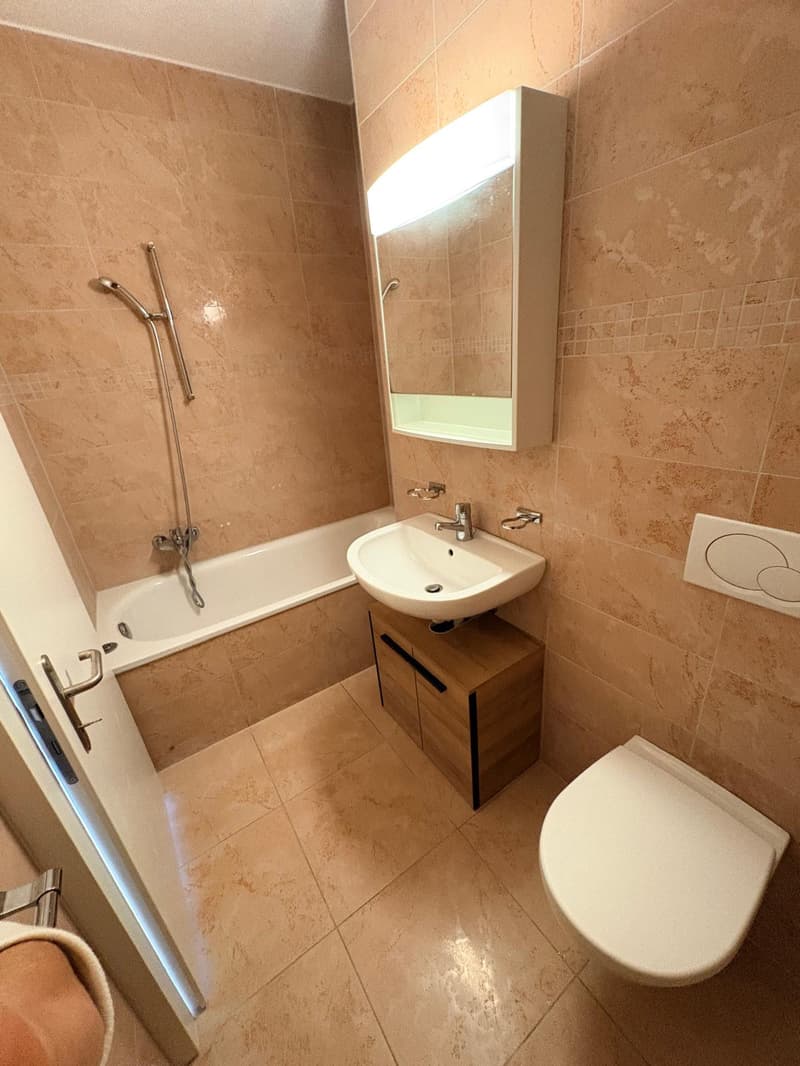 Superbe appartement de 4.5 pièces 95 m² env. dans un immeuble de caractère à Henniez (11)